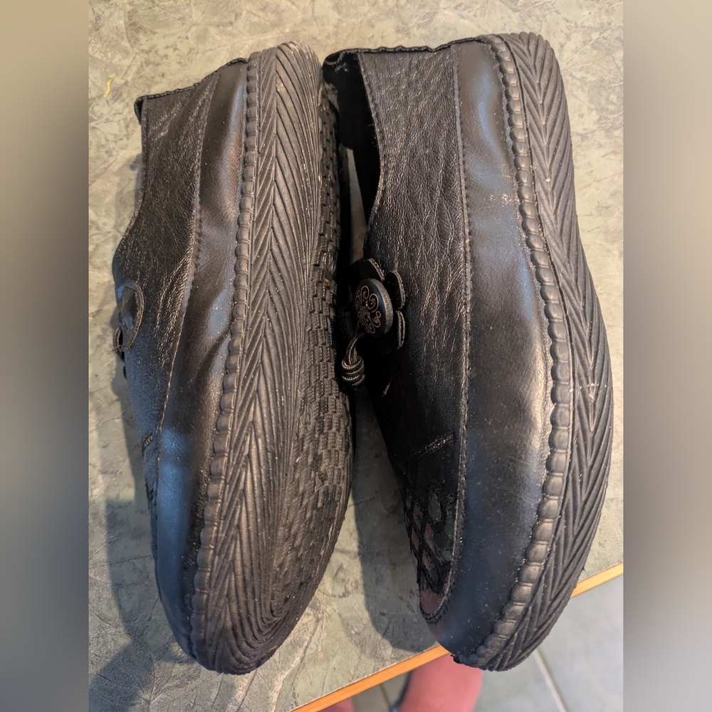 Ladbei Jingbuxie Shoes Size 5.5/6 - Picture 2 of 6